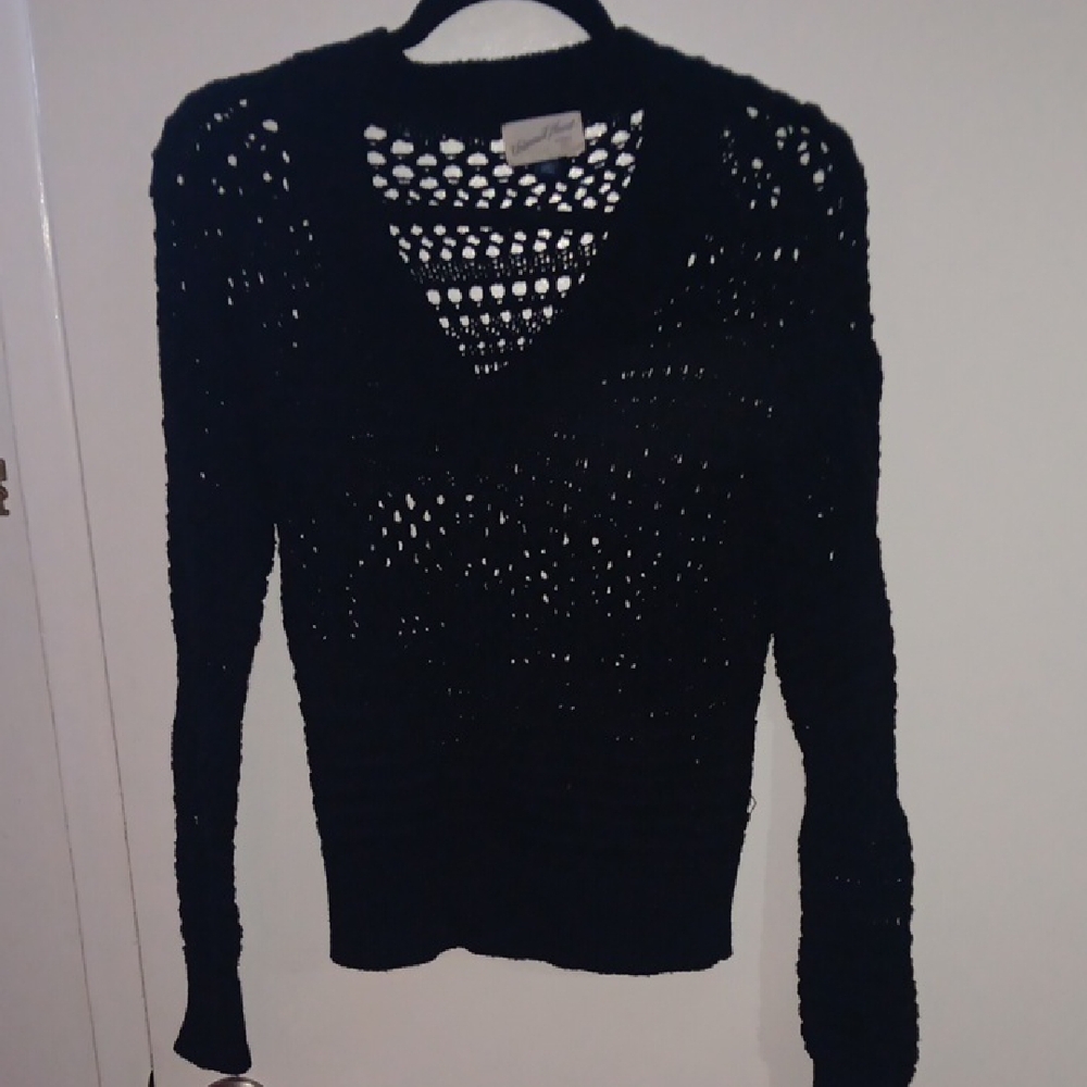 Universal Thread Black V-Neck Sweater